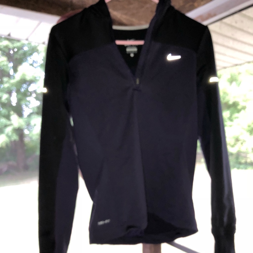 Nike xsmall drifit running jacket